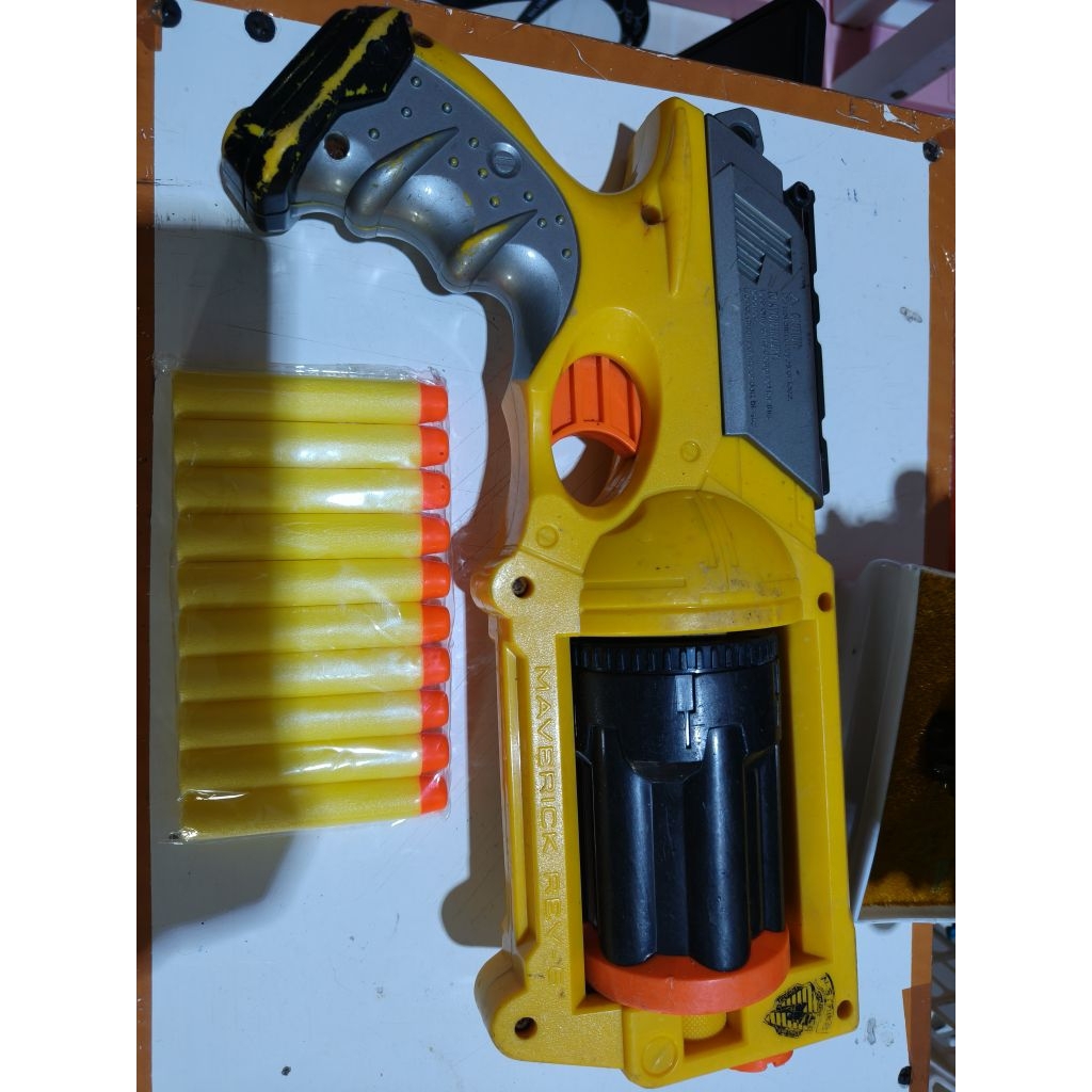 mainan pistol Nerf N-Strike Maverick REV-6