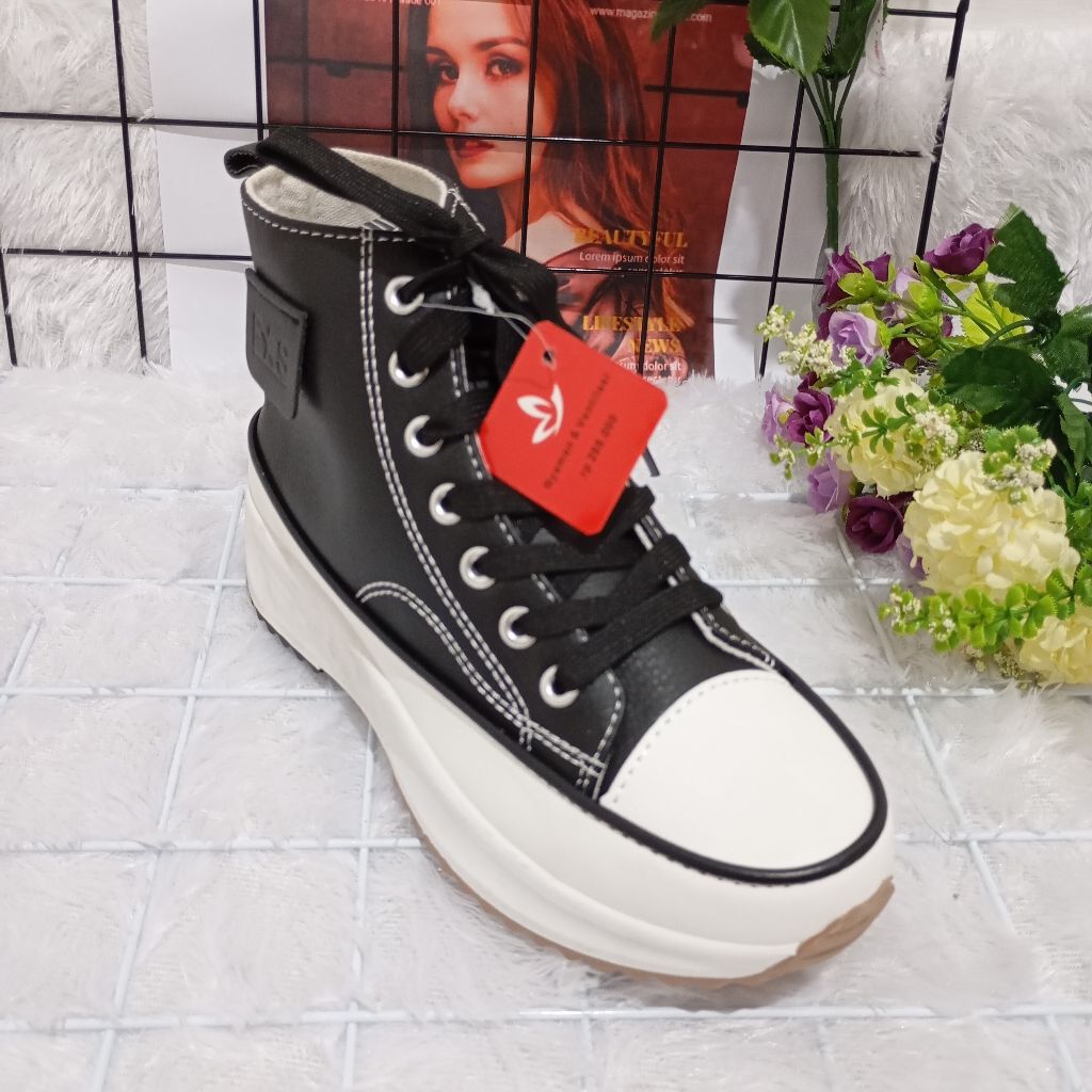 SEPATU SPORT BOOT  KULIT WANITA CEWEK IMPORT