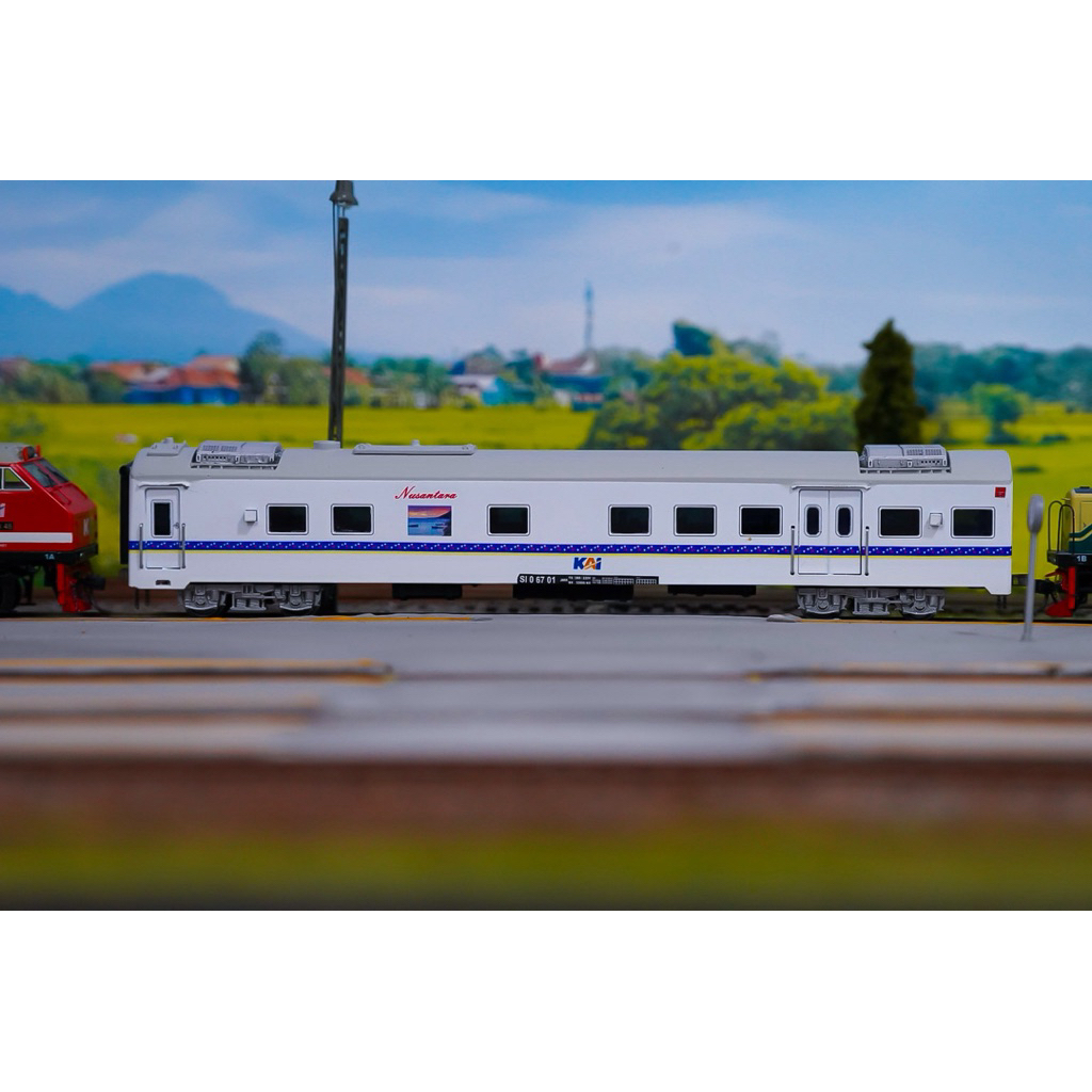 Miniatur kereta api gerbong KAWIS