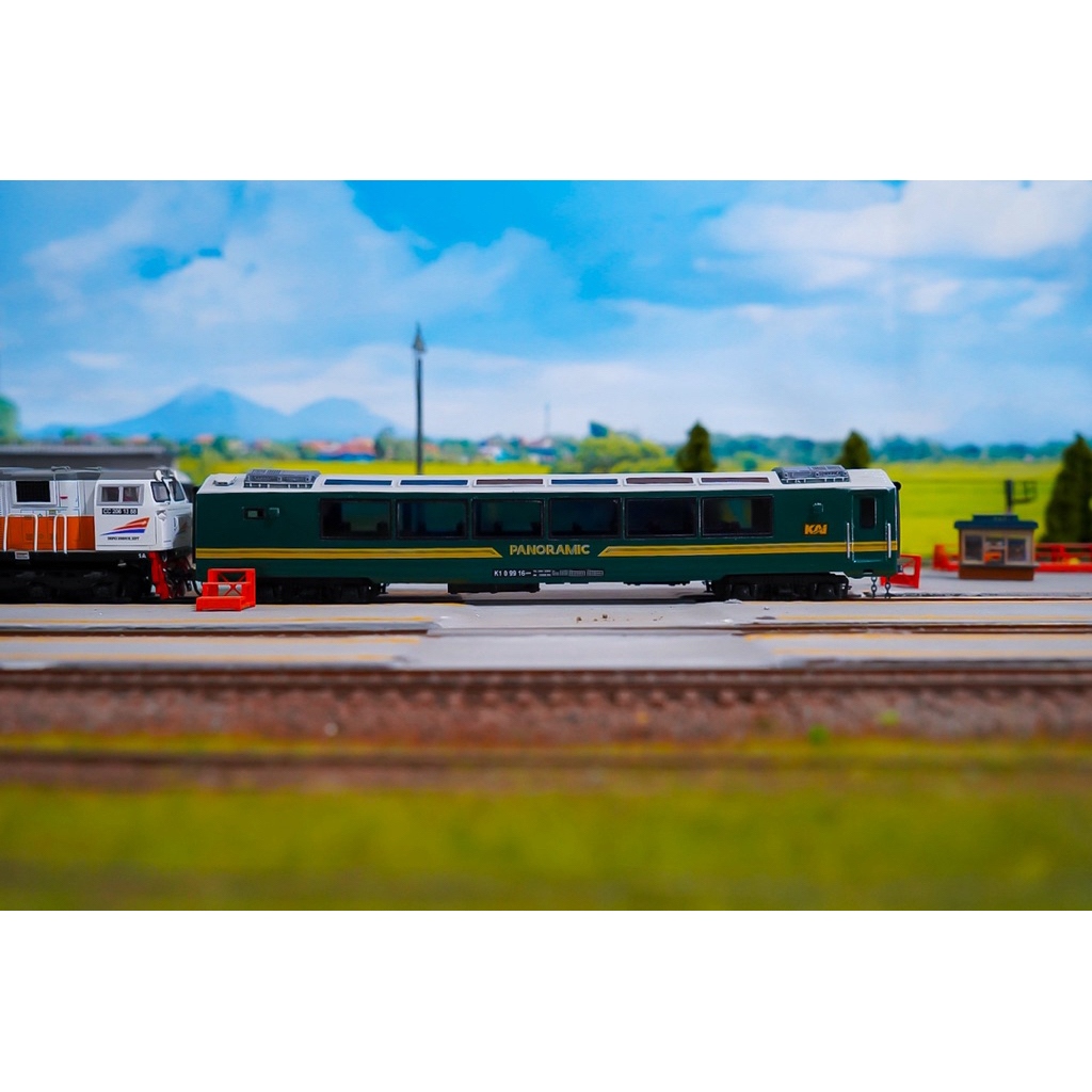 Miniatur kereta api gerbong K1 Panoramic