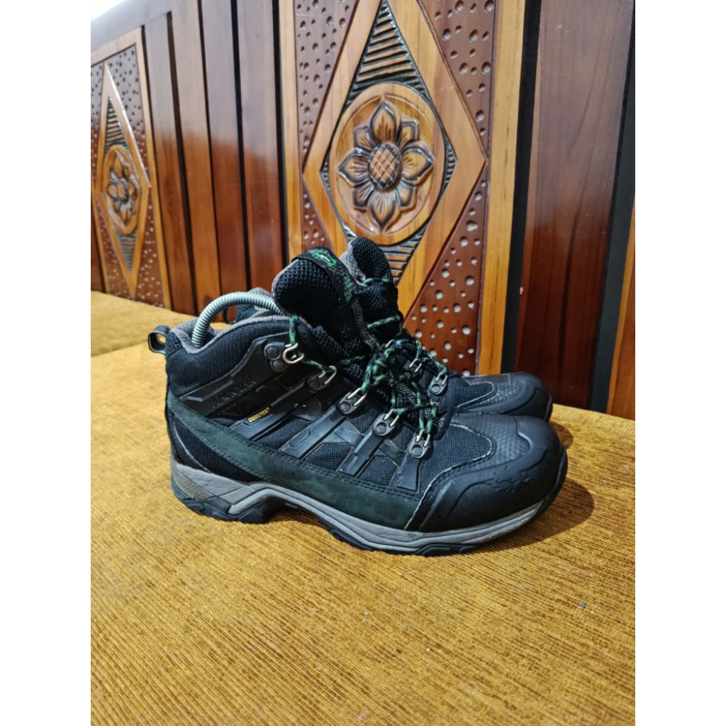 Sepatu Outdor Blackyak size 42 goretex