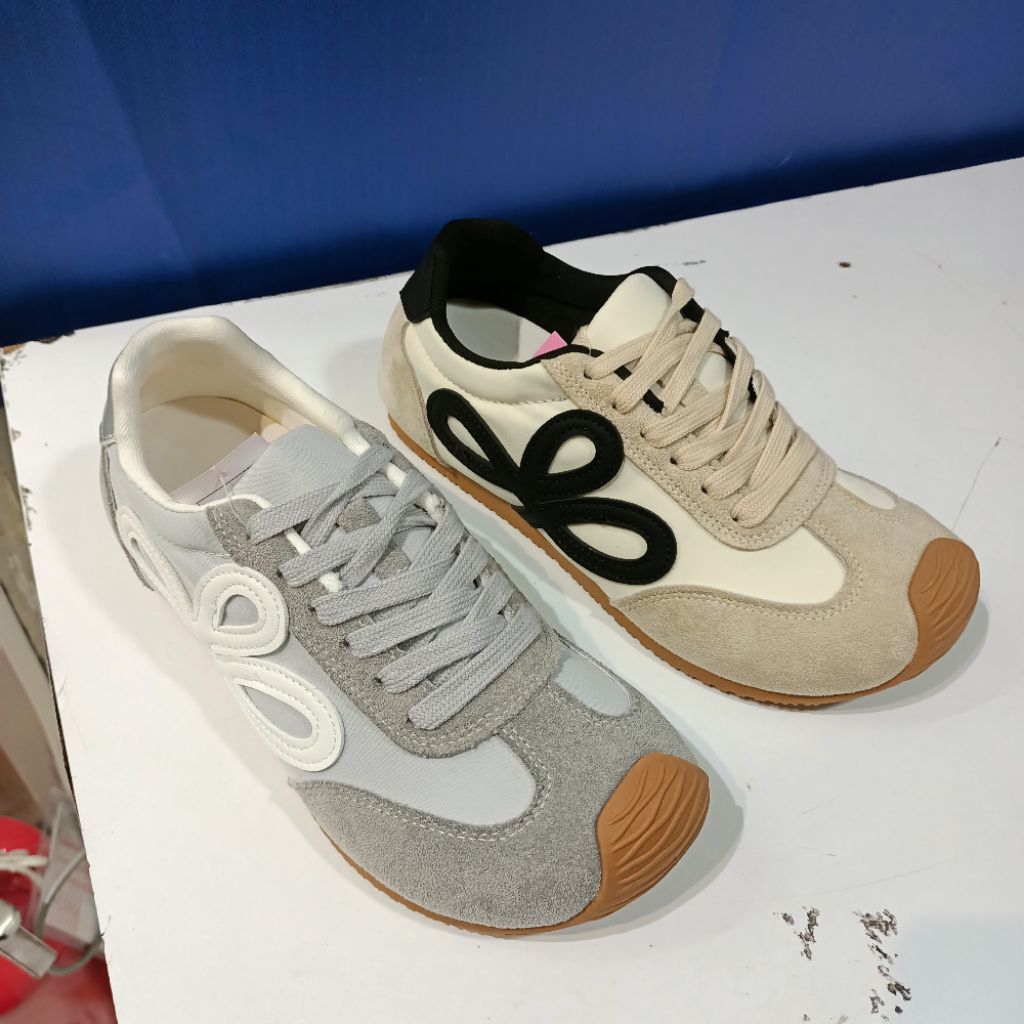 sepatu wanita sneakers LAWRENSIA original