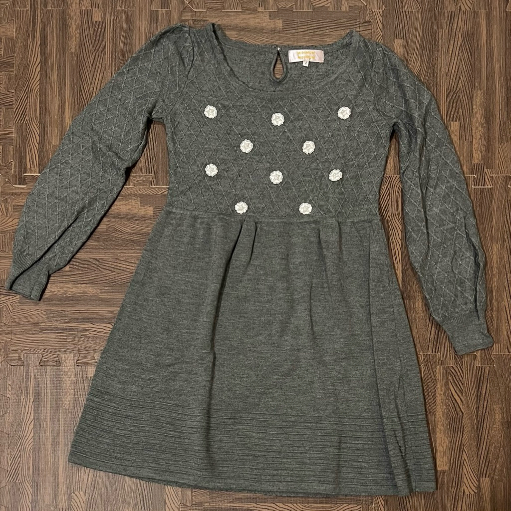 Preloved mini dress rajut lengan panjang brand minimum minimum