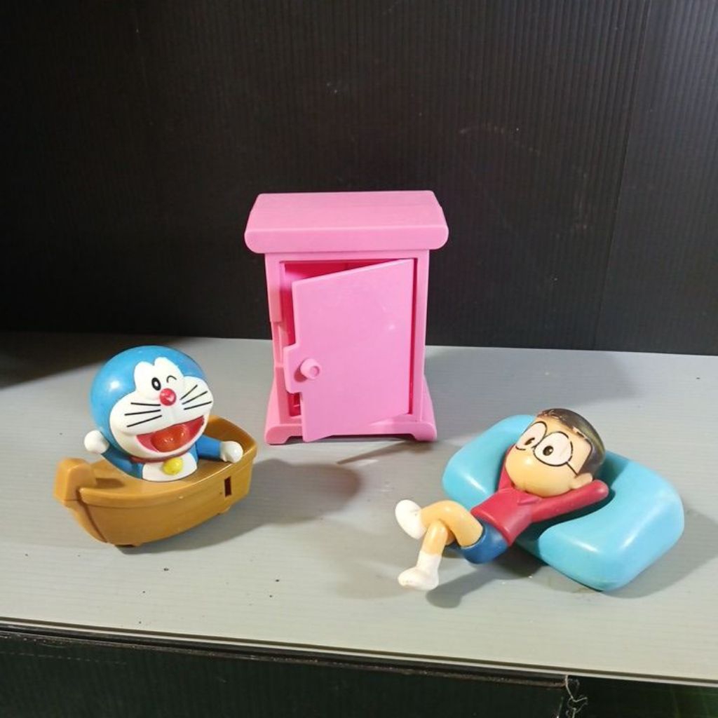(BEKAS) ORI DARI FUJIKO PRO x McD, FIGURE DORAEMON NOBITA SIZUKA PINTU KEMANA SAJA SUNEO