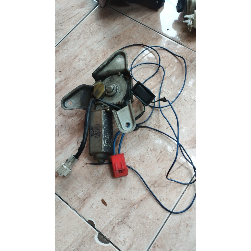 Dinamo wiper belakang kijang kapsul