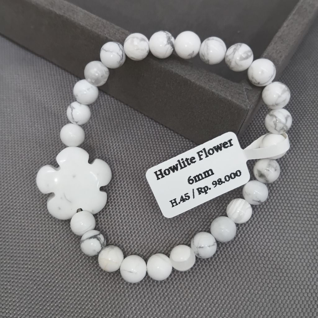 Howlite Flower 6mm