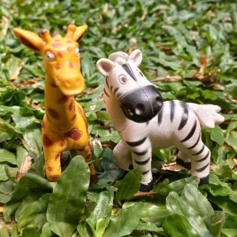 Figure set dapat 2pc Mainan binatang kuda Zebra + Giraffe Jerapah