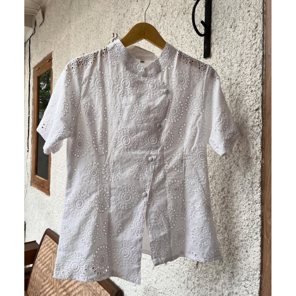 kebaya janggan putih lengan pendek