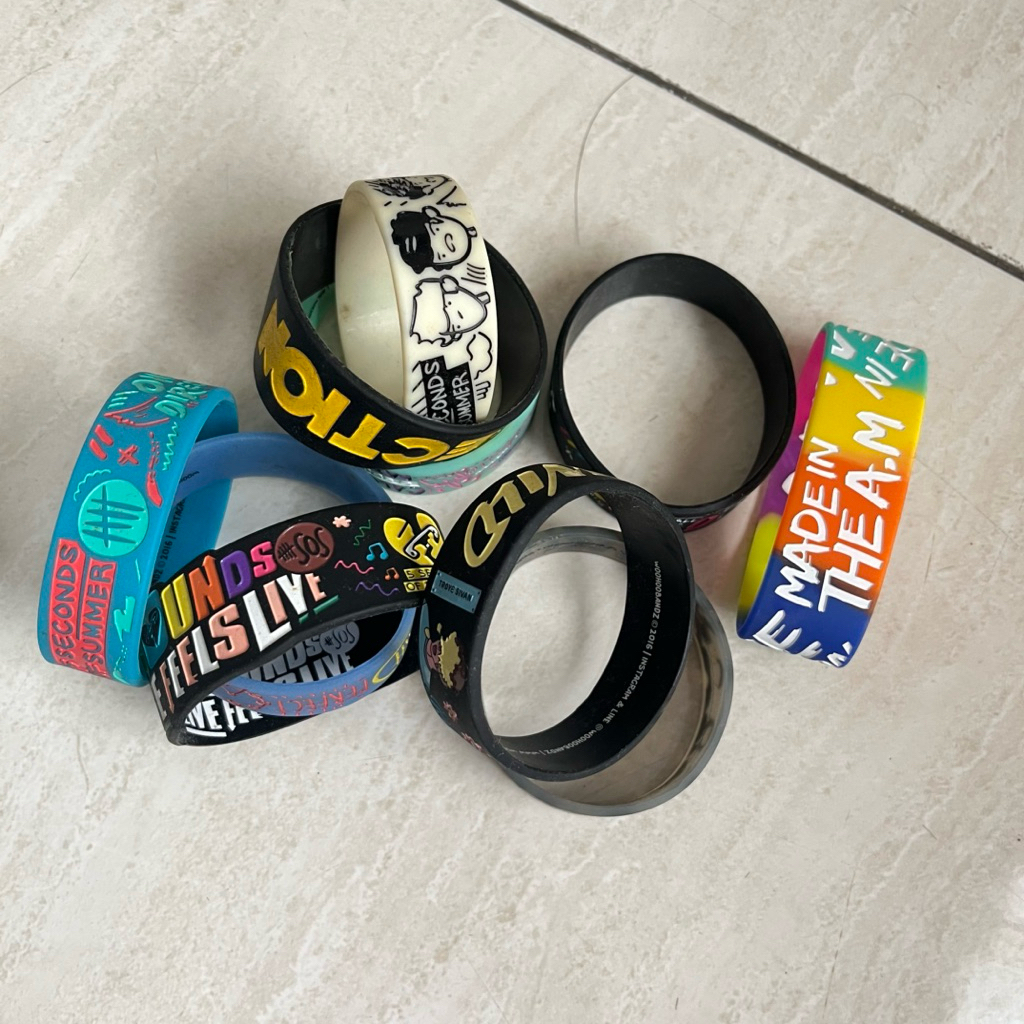 [PRELOVED] Gelang Woohoo Bandz One Direction 5SOS Troye Sivan