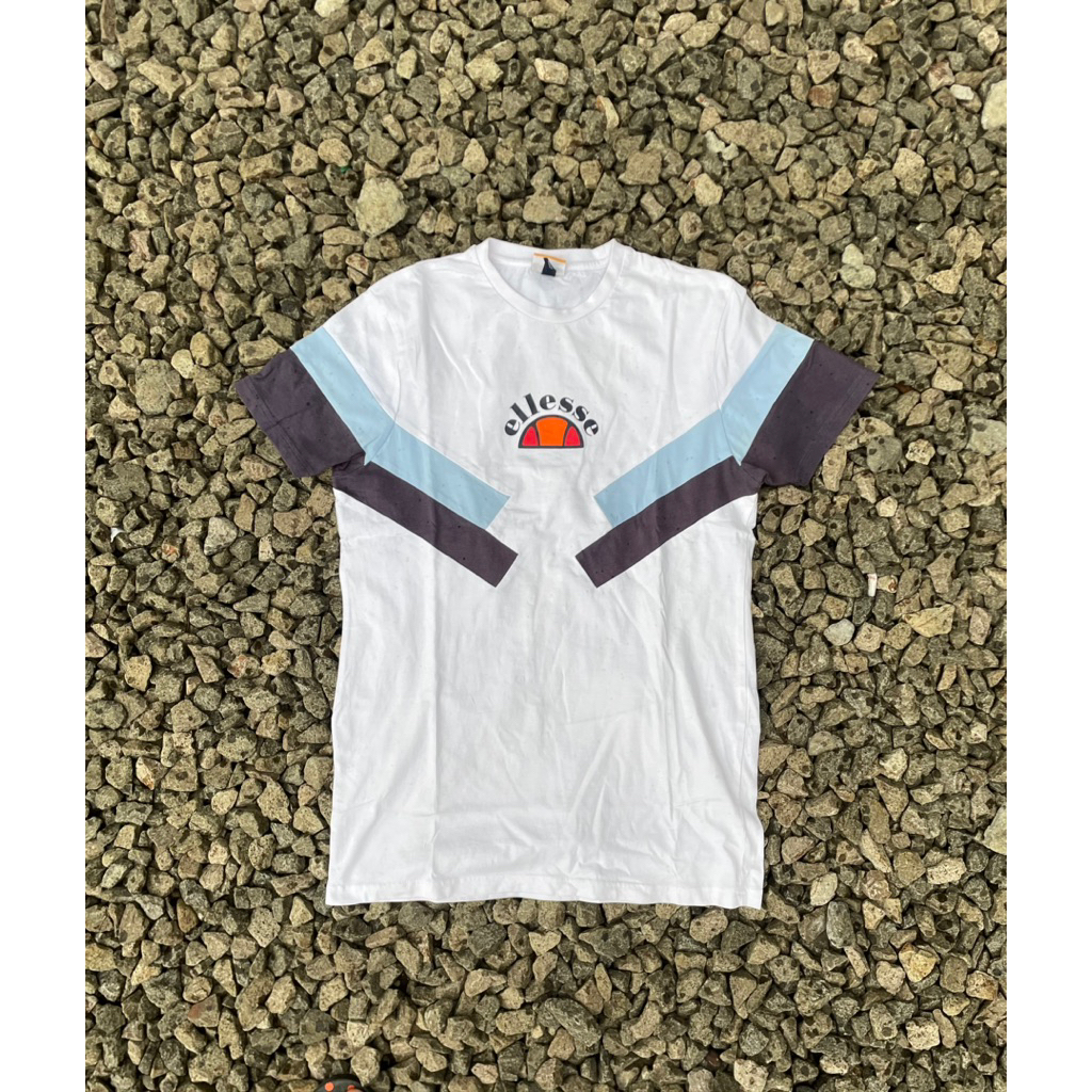 sthirt Ellese second