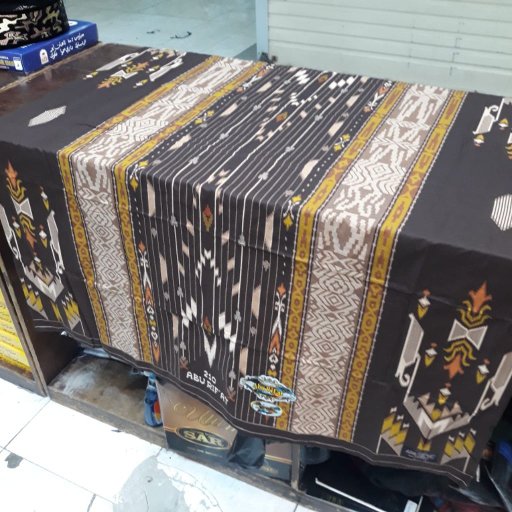 Abu Rifat Sarung Motif BHS , ARDAN , KETJUBUNG