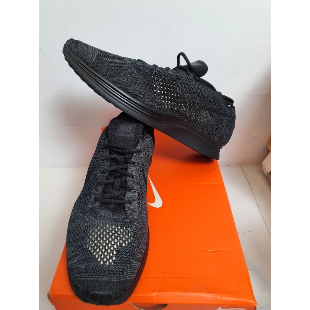Nike Flyknit Racer Triple Black BNIB