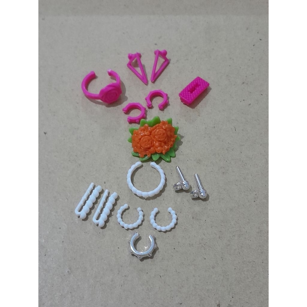 set aksesoris kalung boneka barbie