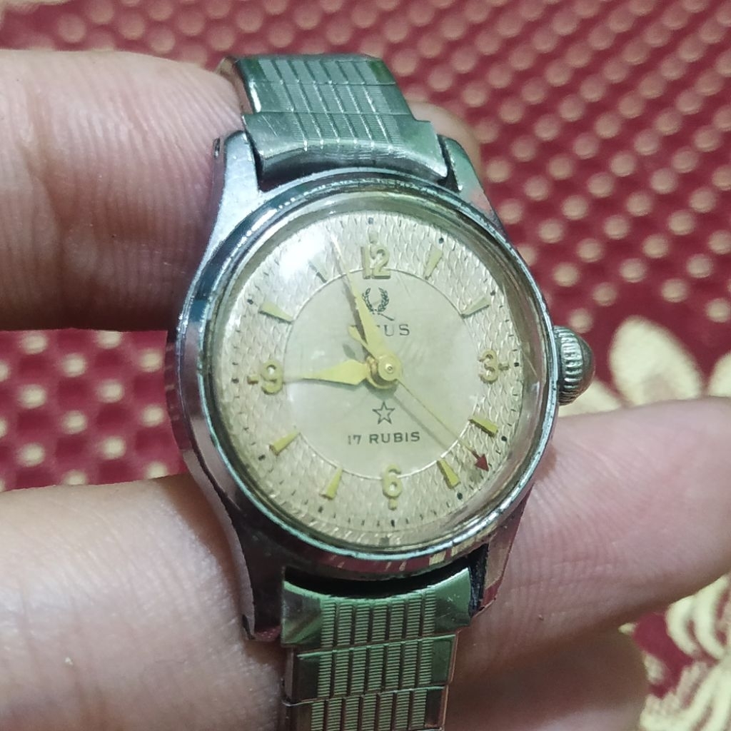 woman watch jam tangan vintage wanita titus manual winding 17 rubis