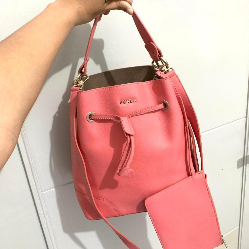 Preloved Tas Furla Stacy Drawstring Bucket With Pouch Coral Pink Authentic Original
