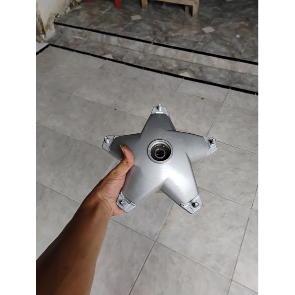 tromol bintang vespa terminator