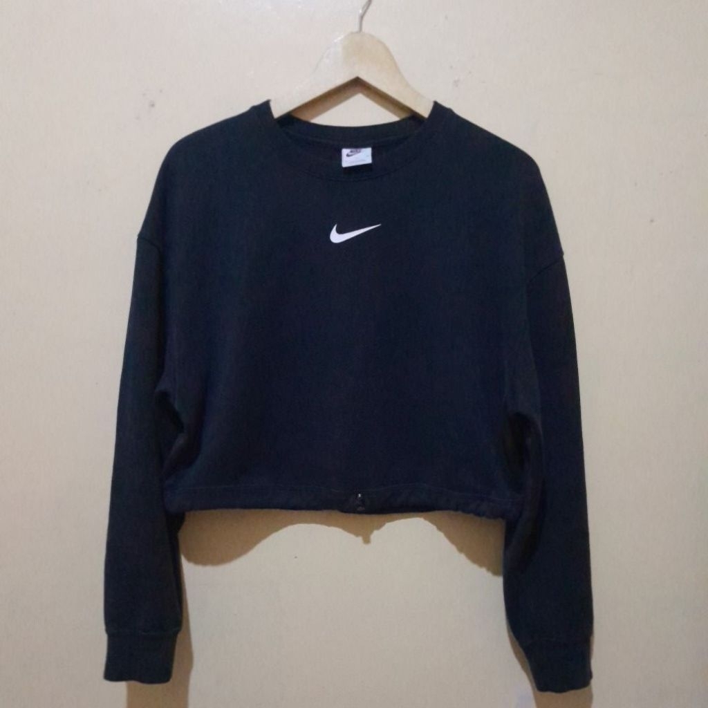 Preloved Crewneck Nike Croptop
