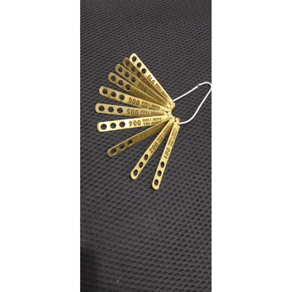 SEGEL KAKI KUNINGAN AYAM CARA PASANG MENGGUNAKAN TANG KHUSUS