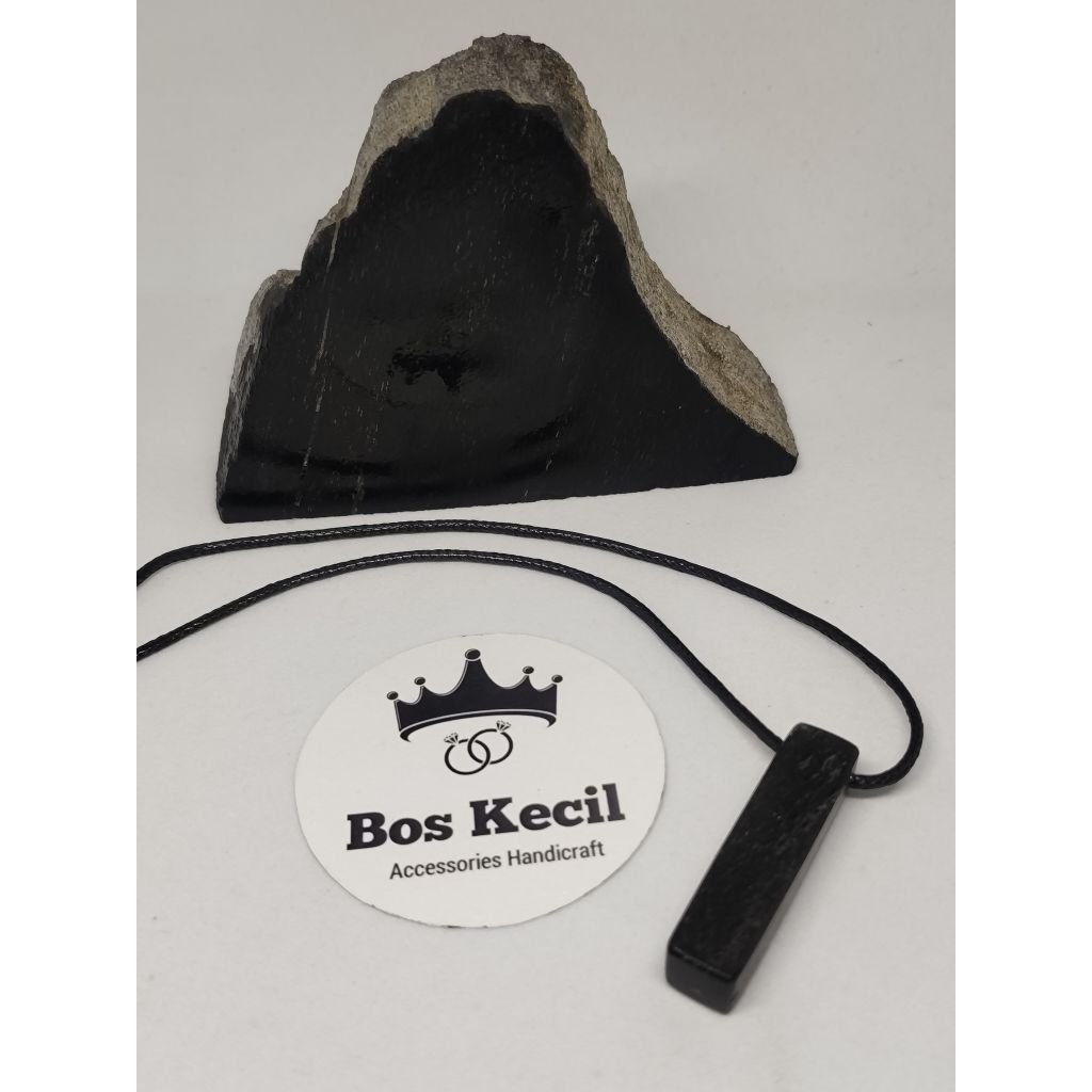 liontin kelor hitam serat emas membatu asli alam model kotak panjang / liontin murah / liontin batu 