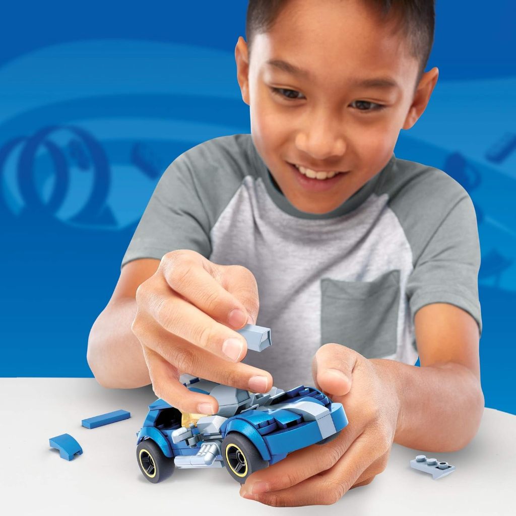 MEGA Construx Hot Wheels Race Car Building Toys Set, Twin Mill with 111 Pieces, 1 Micro Action Figur
