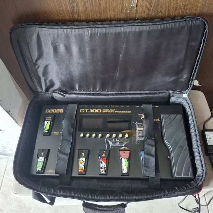 Boss Gt100 /efek boss Gt100 like new