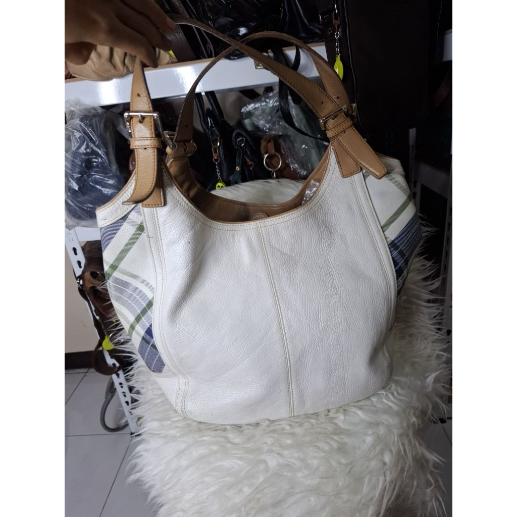 Tas Hobo Hazzys Authentic Preloved / Tas Wanita Hobo Kulit Asli Warna Putih
