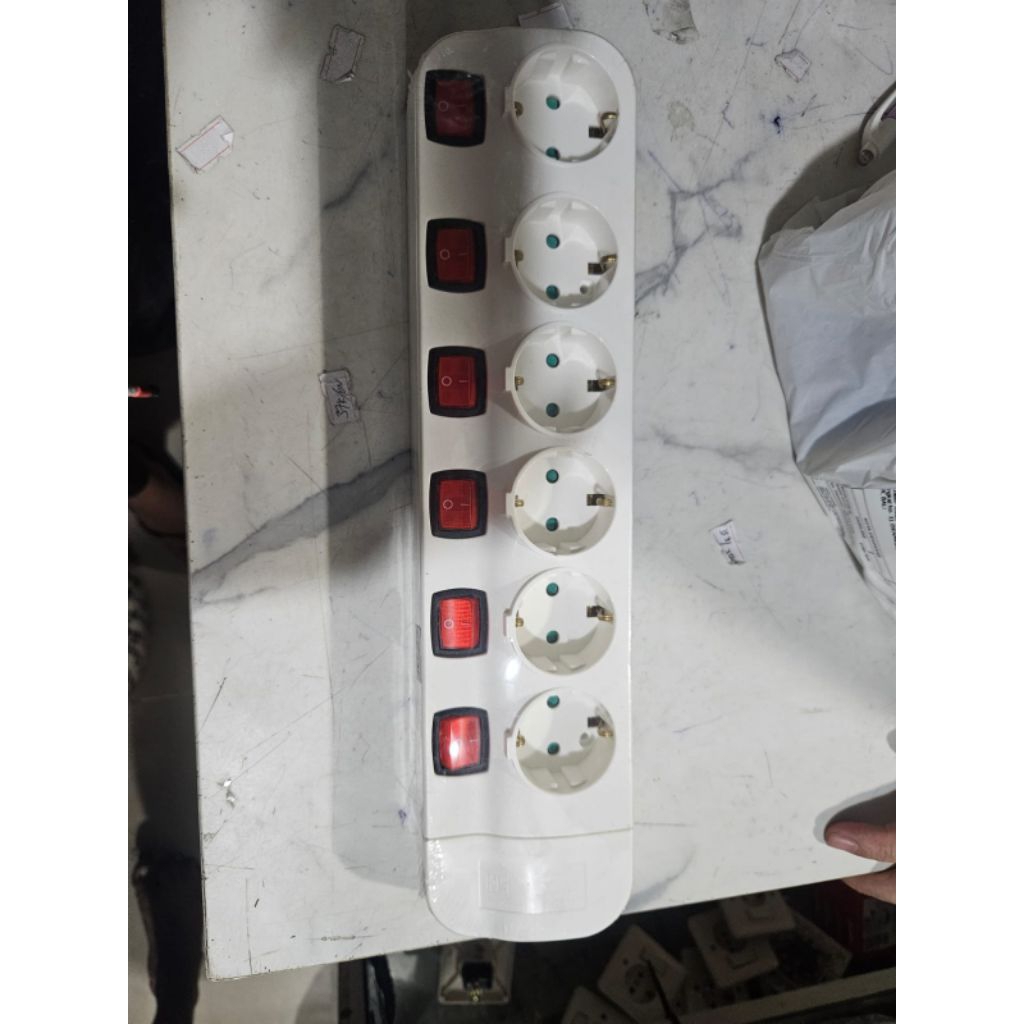 stop kontak uticon masing masing saklar tanpa kabel 6lubang saklar