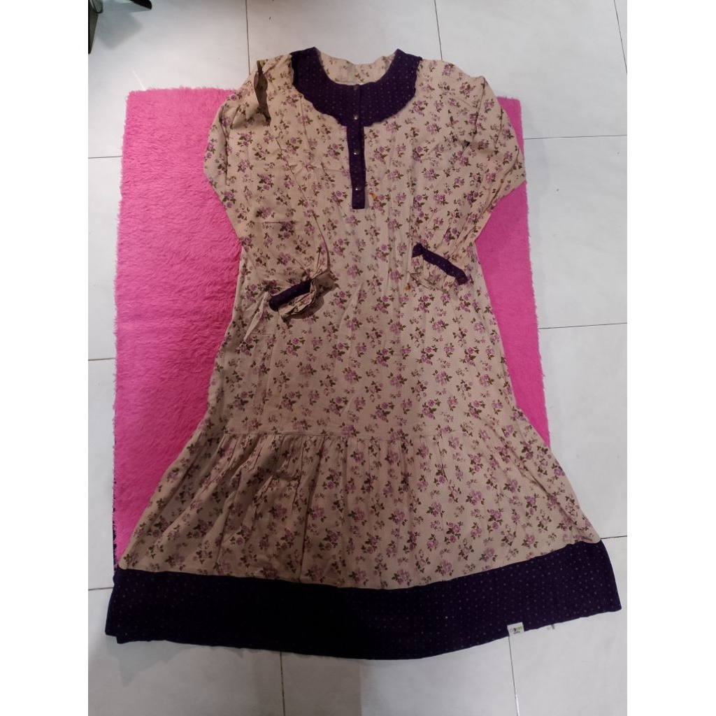 Gamis lengan panjang motif bunga kecil