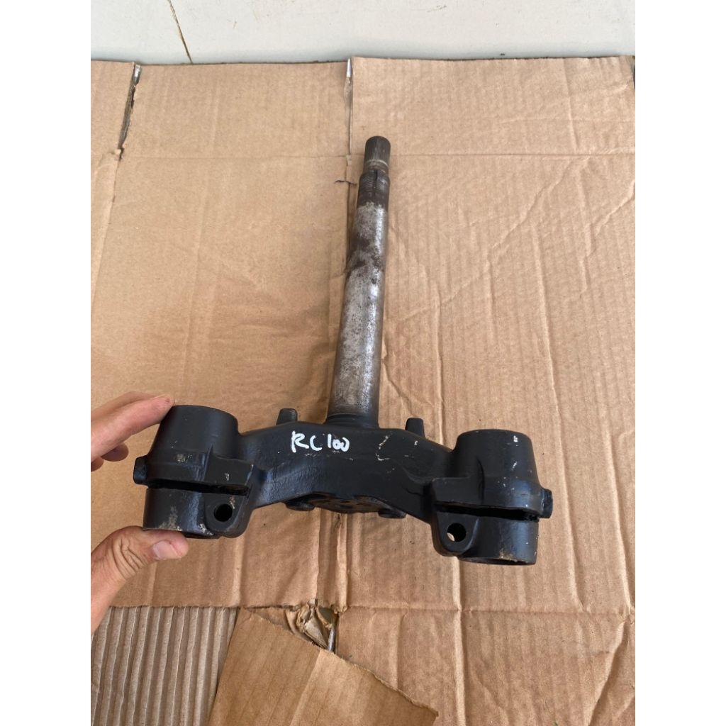 Segitiga fork Suzuki rc100 original