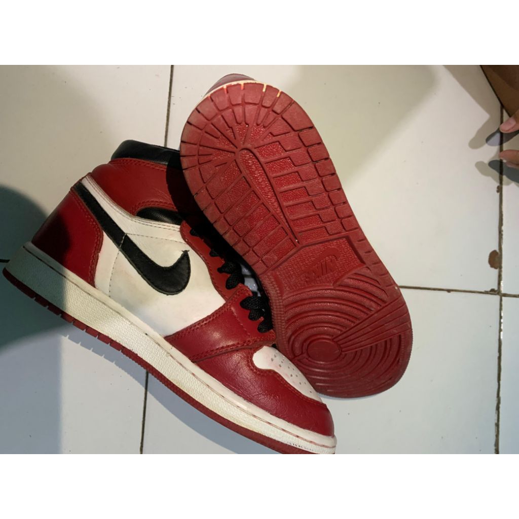 Sepatu Second Nike Air Jordan 1 Chicago Ori, Size 37