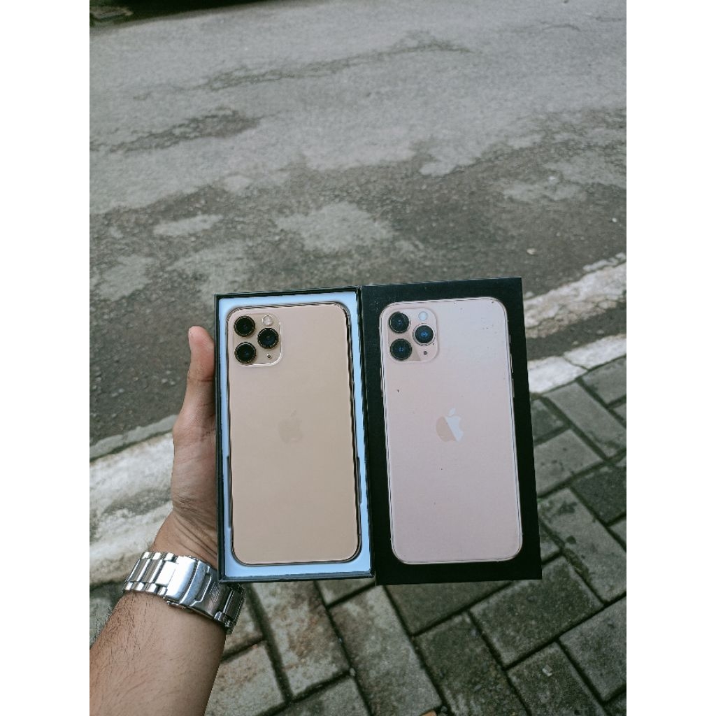 SECOND IPHONE 11 PRO 64 / 256GB INTER ALL OPERATOR FULLSET