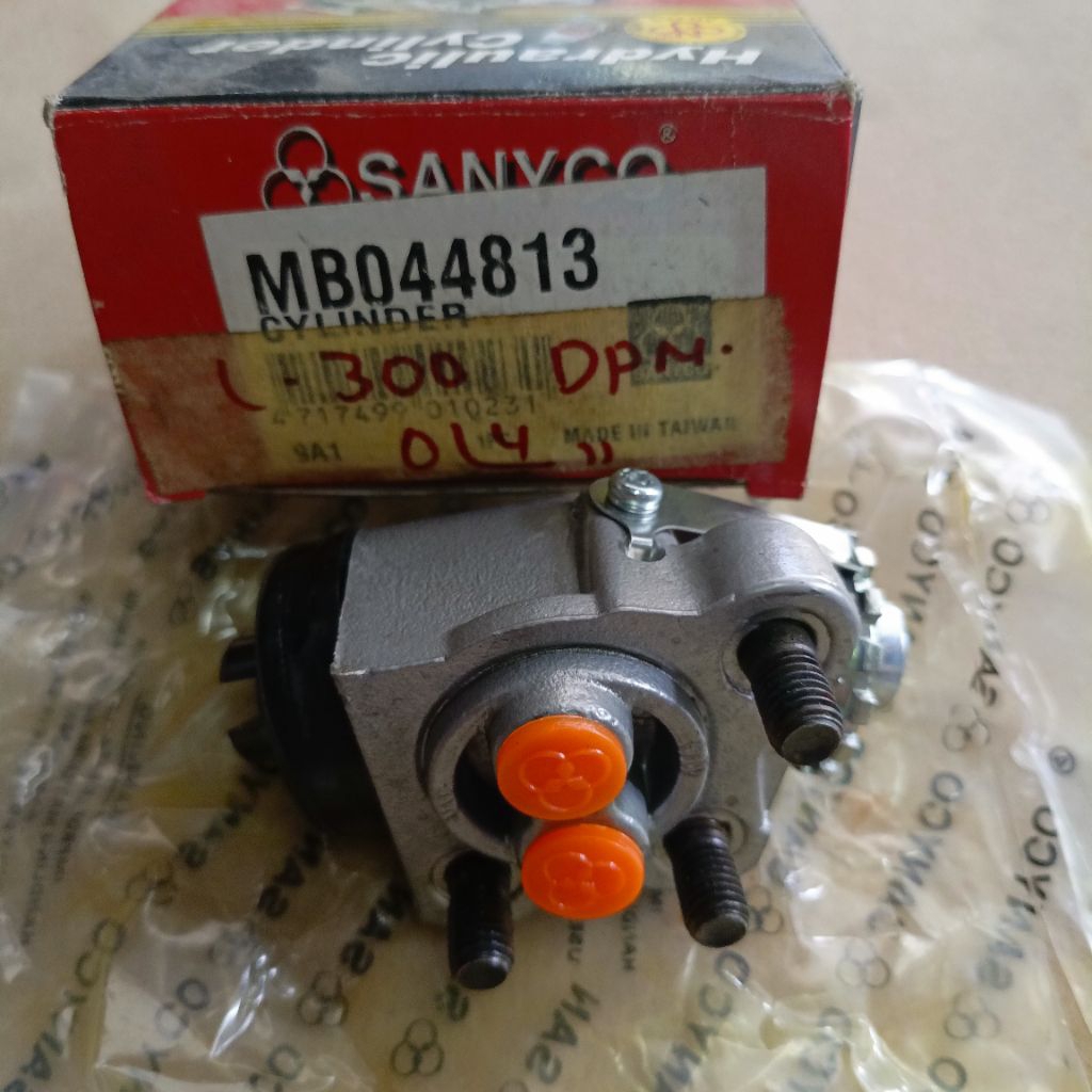 Whell Cylinder / Master Rem Roda Depan Mitsubishi Colt T120 lama / L300 bensin Kanan /RH Polos Sanyc