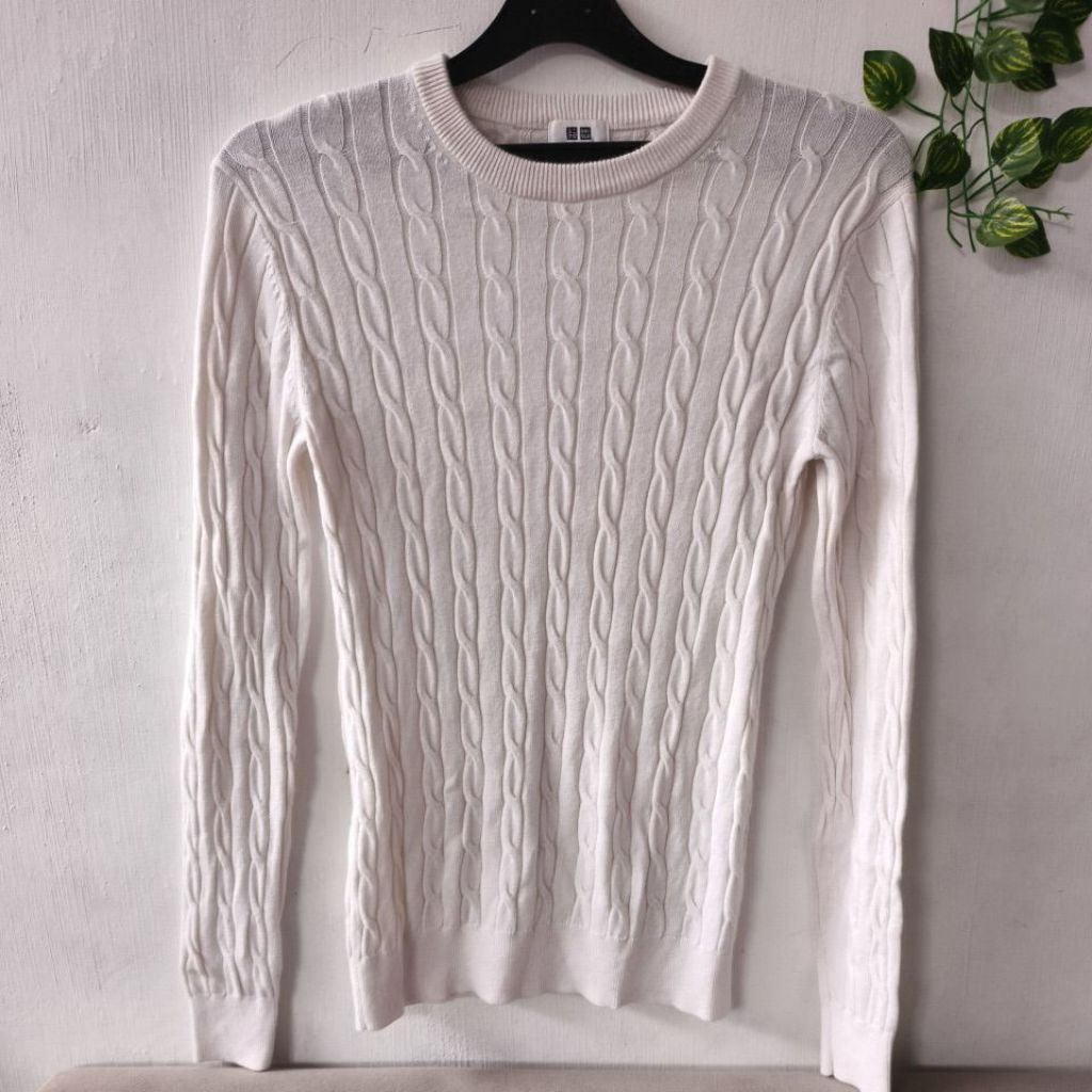 PRELOVED RAJUT KEPANG UNIQLO CABLE KNIT