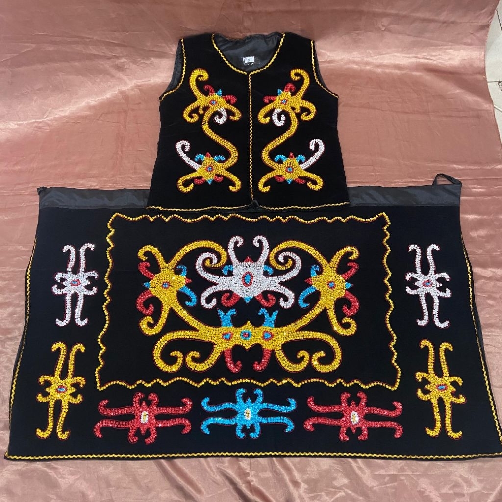 PAKAIAN ADAT TRADISIONAL PREMIUM WANITA KHAS DAYAK KALIMANTAN - BAJU ADAT PREMIUM WANITA SMP