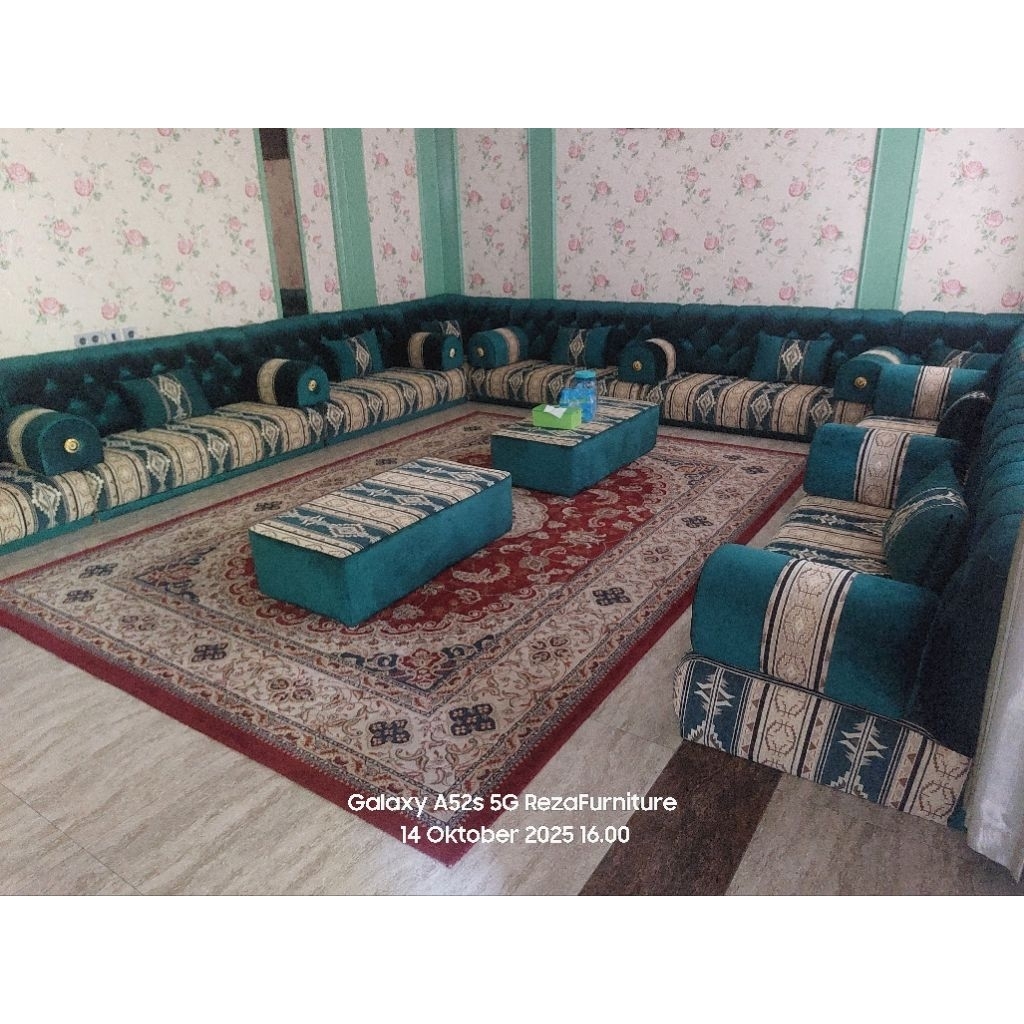 Sofa Arabian Lesehan Warna Hijau Gold