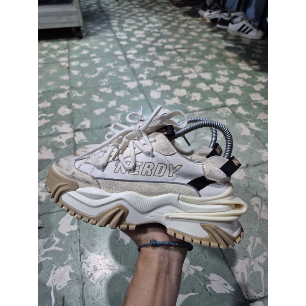 Sepatu Nerdy Wanita(37)