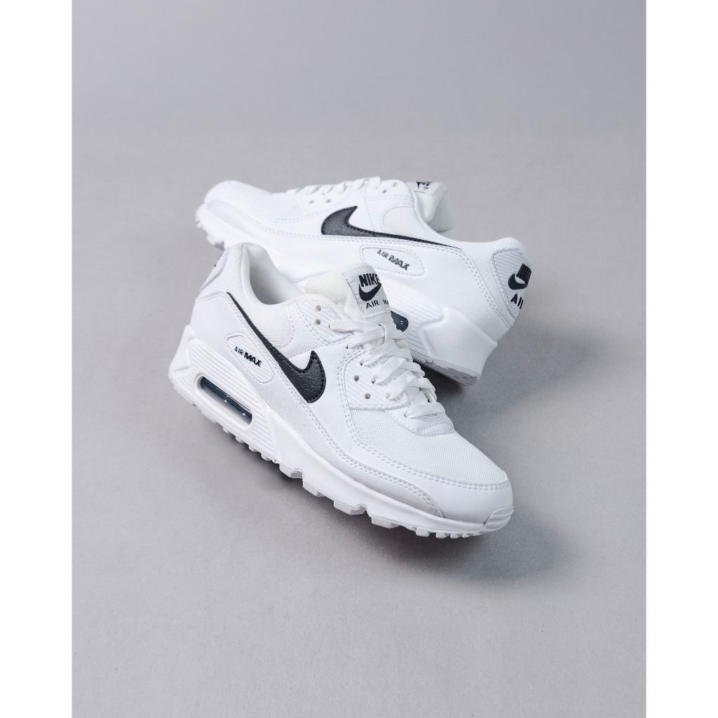 Sepatu Casual / Nike Air Max 90 - White Black