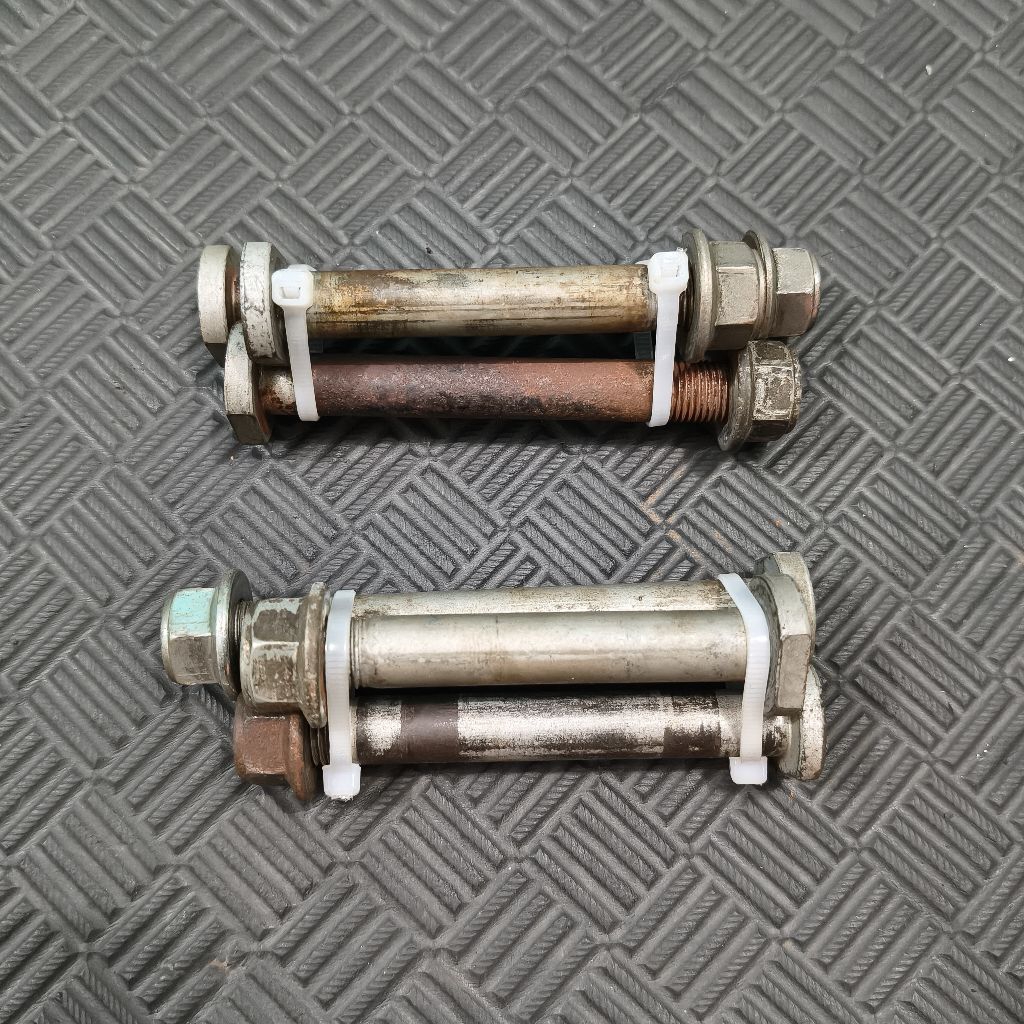 Baut unitrack KLX 150 Original (bekas)