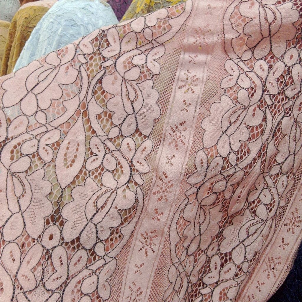 Kain Brokat Dusty Pink Motif Bunga Bordir Hitam | Tile Lace Kontras Premium Lbt