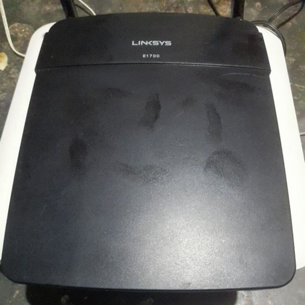linksys E1700 unit normal+adaptor