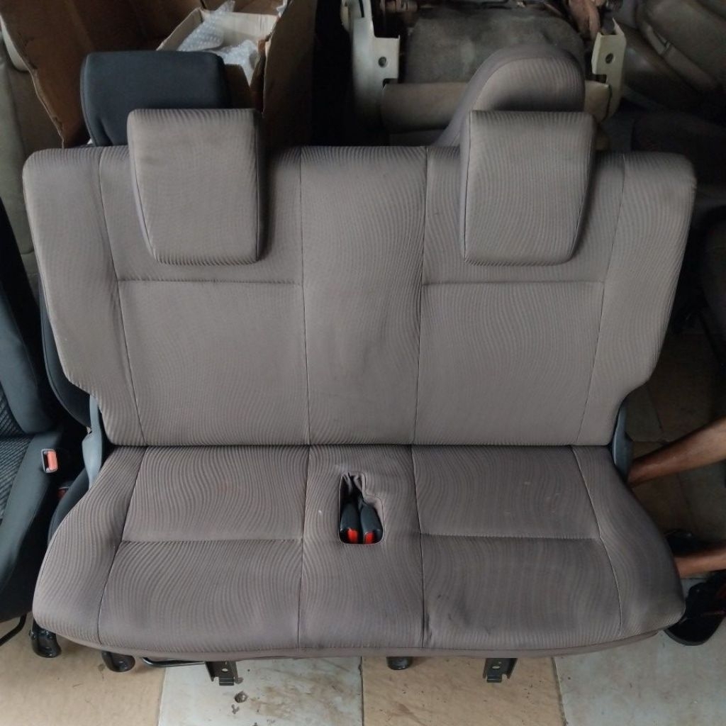 jok belakang calya 2018