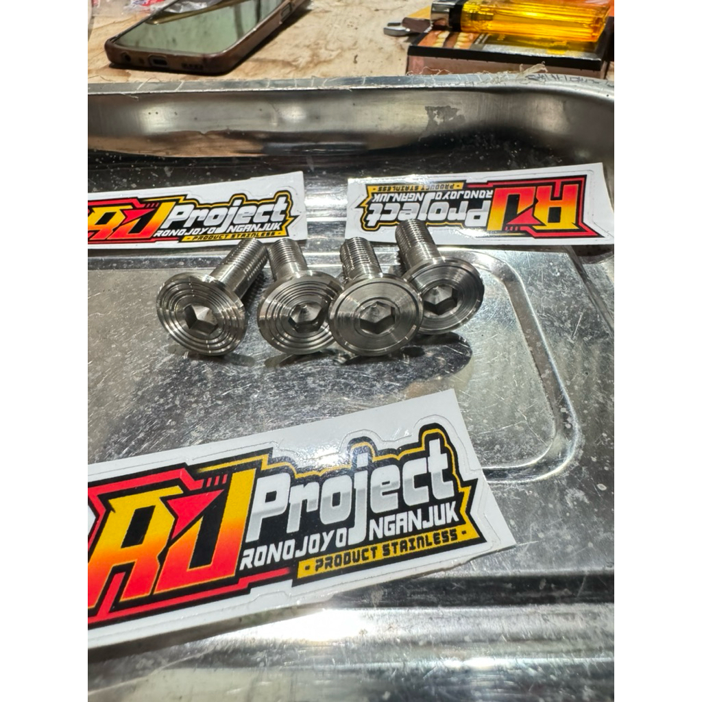 Baut L stainleis M10 drat halus ( drat 14 halus 1,25)