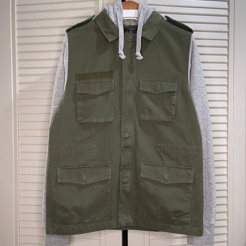 Brand New - Divided by H&M - Field / M-65 Jacket with Sweatshirt Hodie - Olive Green & Gray - Size M