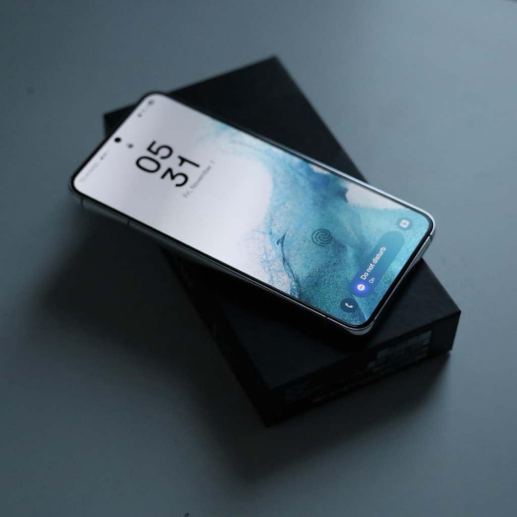 Samsung Galaxy S22 8/256GB Bekas Mulus Garansi 2026 Bonus Case Nilkin