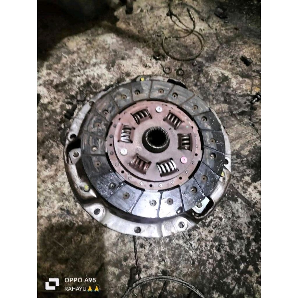 kampas kopling copotan Ford laser