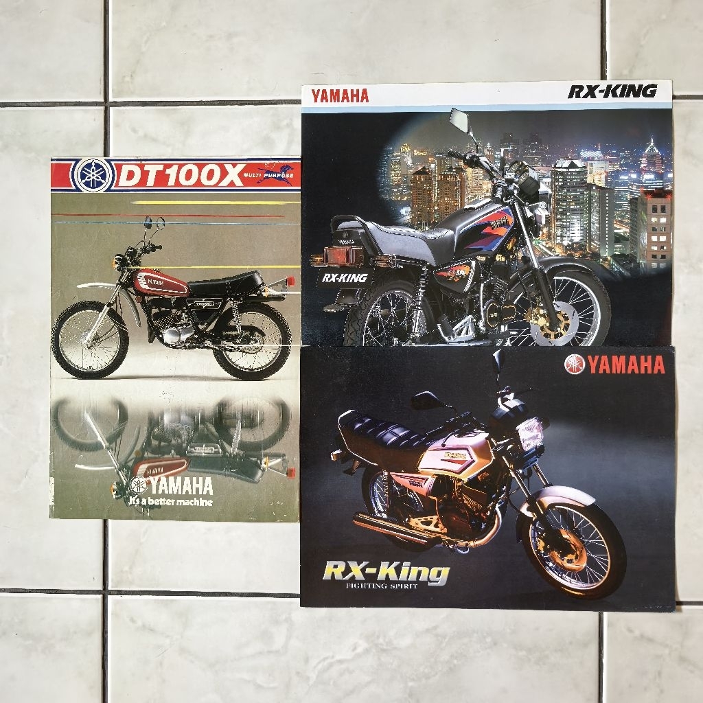 2 Poster brosur katalog leaflet jadul lawas Yamaha DT 100X Enduro Trail 1978 dan Poster brosur katal