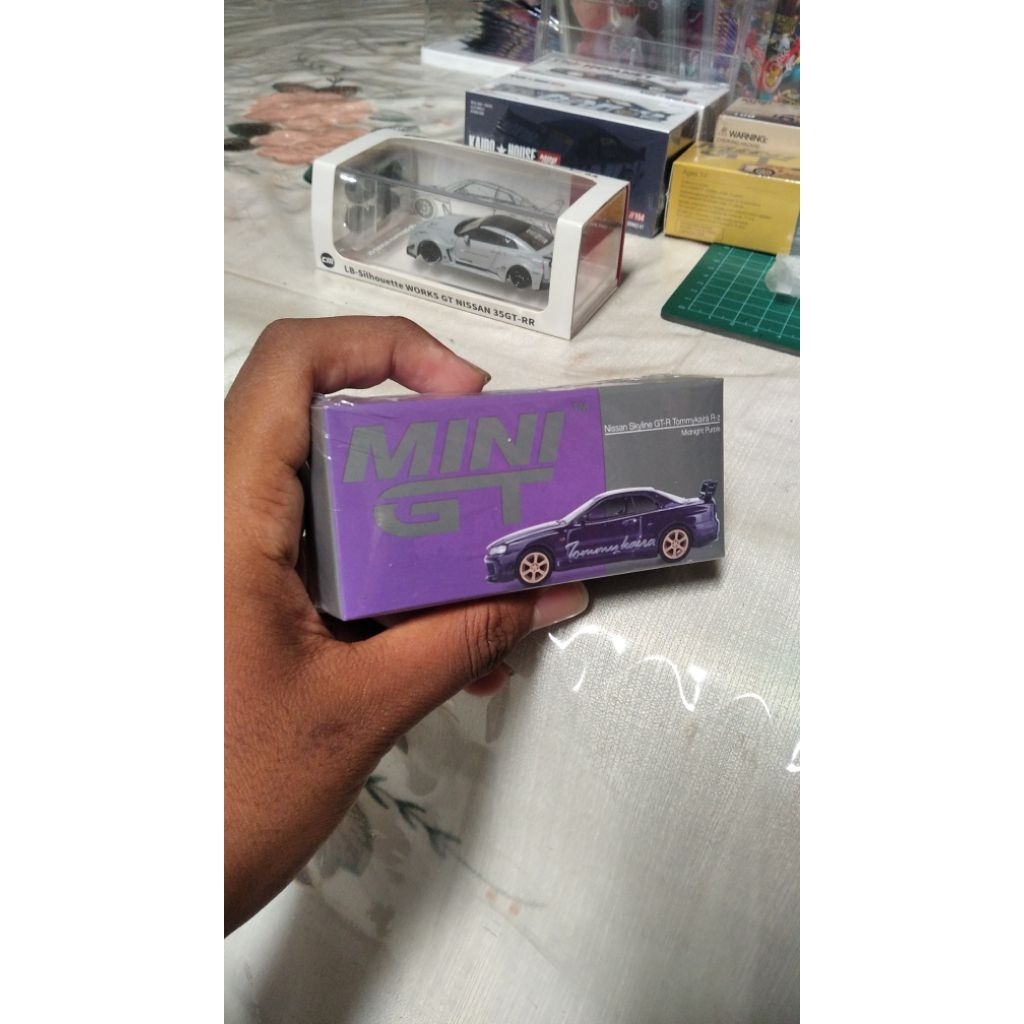 Mini GT Nissan Skyline GT-R R34 purple