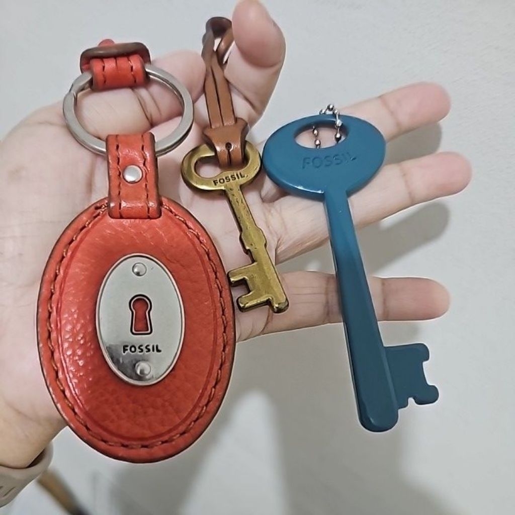 key Fossil ORIGINAL ori ocil preloved f o s s i l accesories kunci bag charm