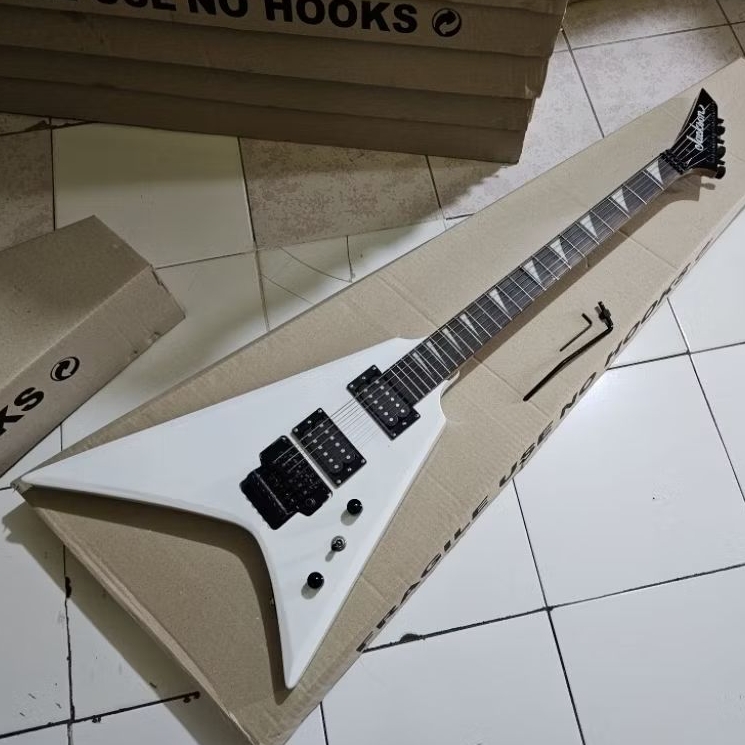 Gitar jackson v rr baru