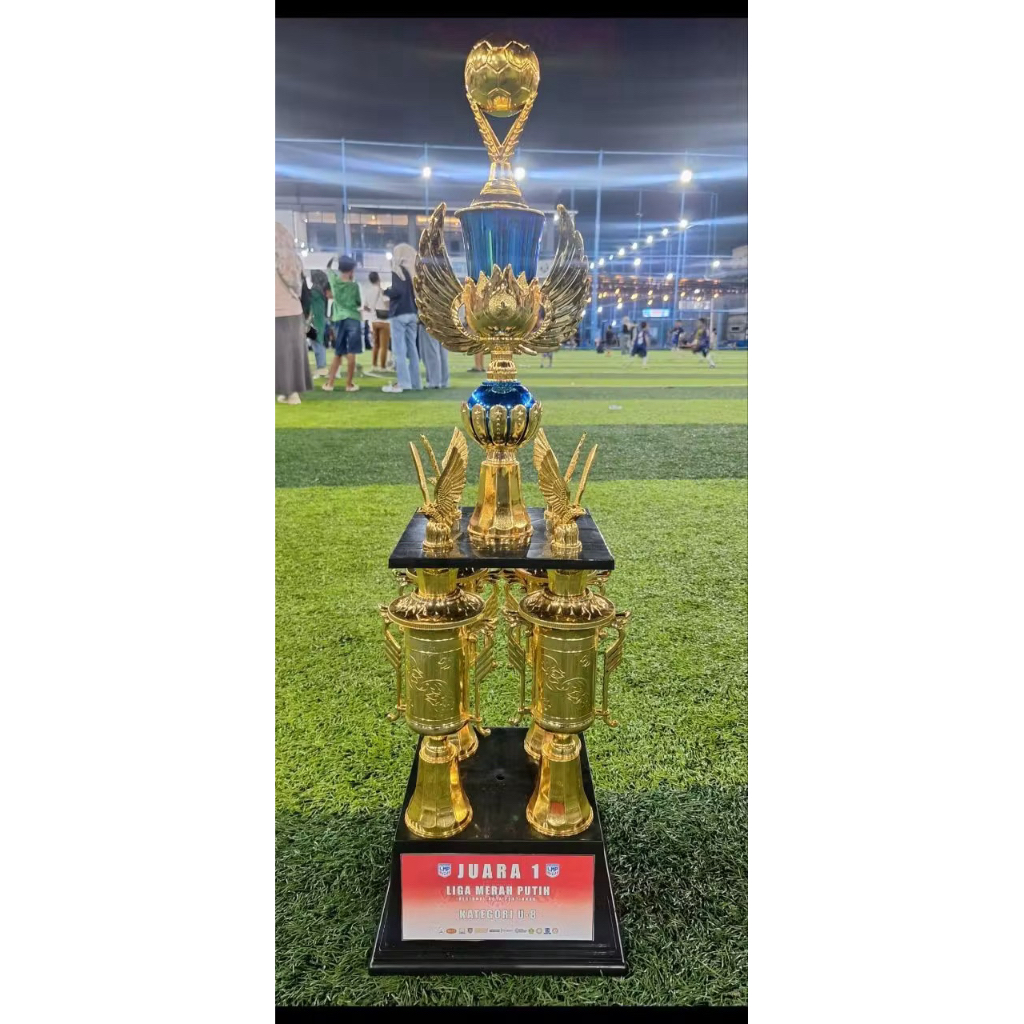 Trophy / Piala Bergilir Sepakbola Futsal 4 Kaki Body Eagle Series 9